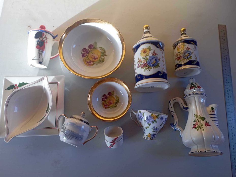 Lot of Antique Decorative Items 4b