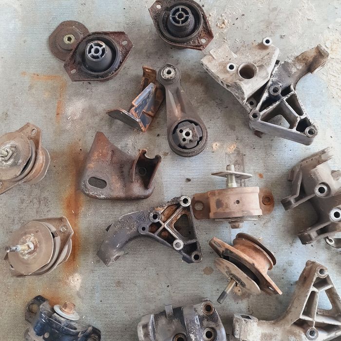 Кронштейн подушка ваз 2110 2111 2112 приора.