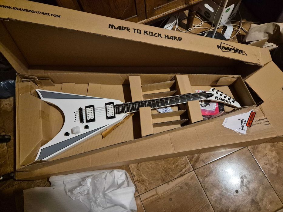 Gitara kramer nite v plus