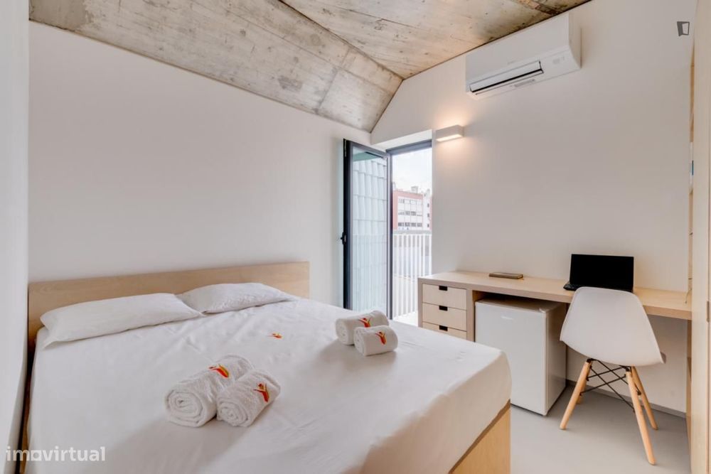 Quarto - localizado em Sete Rios Lisbon