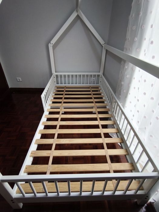Cama Montessori / Casinha ZY Baby 190x90 cm – Branca