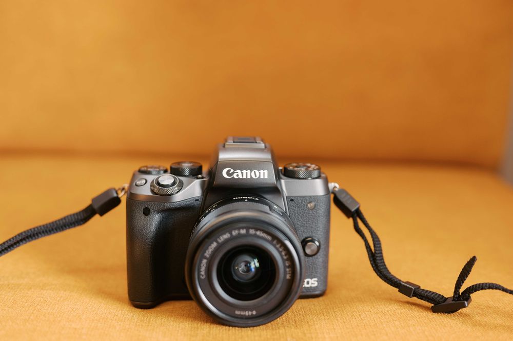Canon EOS M5 + 15-45mm