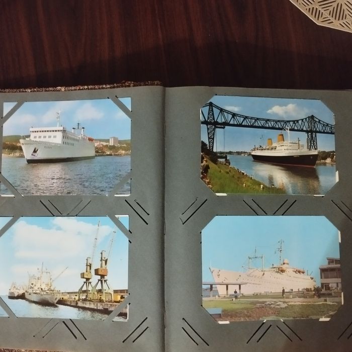 Album z pocztówkami 84 szt.