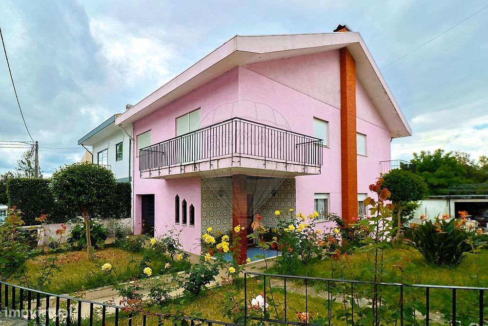 Moradia T4 para venda