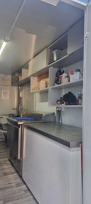 Przyczepa gastronomiczna na sprzedaż z miejscem.