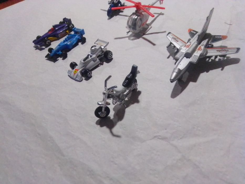 Conjunto de brinquedos para crianças ou colecionadores