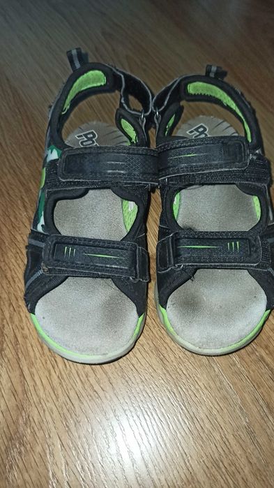 Sandały które świecą