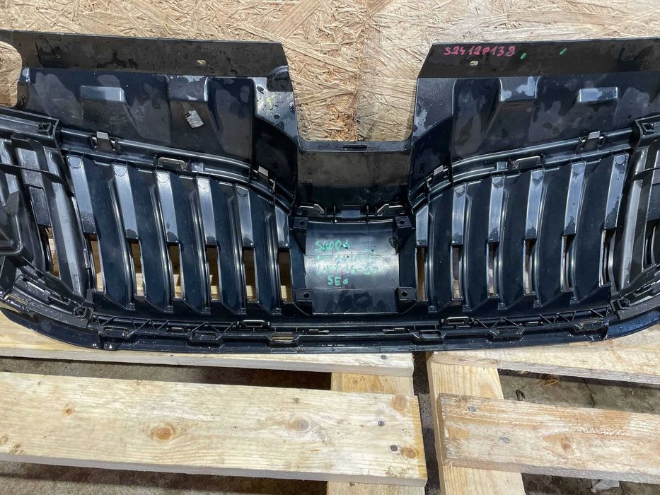 Решітка радіатора Skoda octavia a7 2016-2020