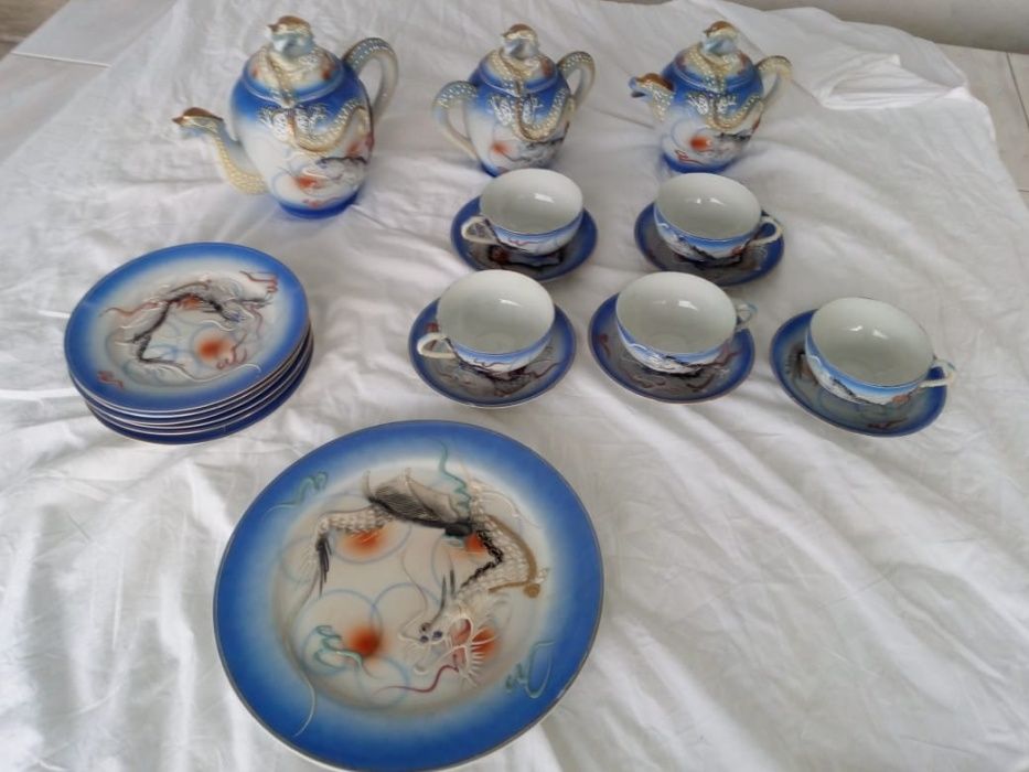 Serviço de chá dragão com relevo