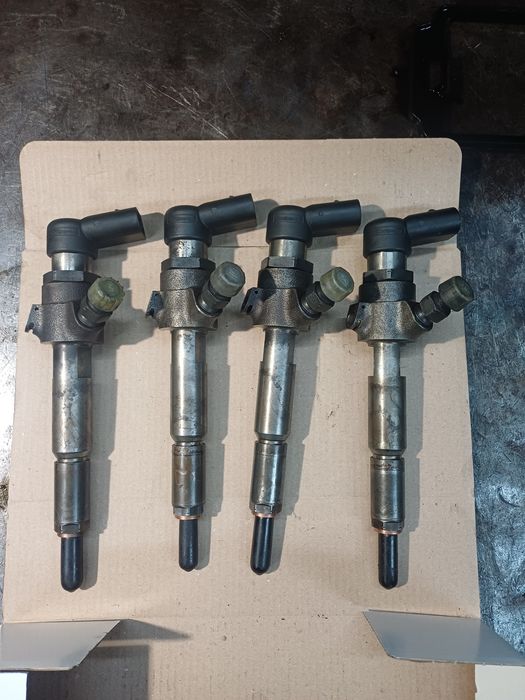 Injectores ford 1.8tdci  usados