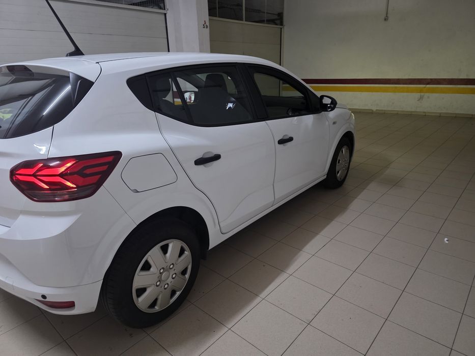 Dacia Sandero branco