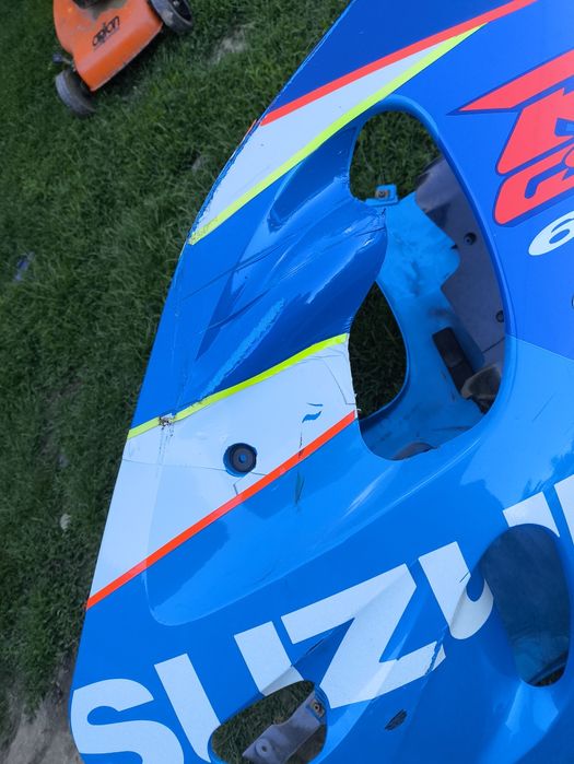 Suzuki GSX-R srad owiewka prawa
