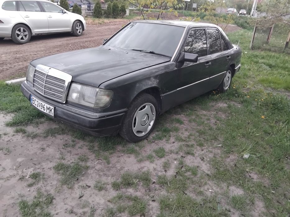 Мерседес 124 2.0 газ/бензин 1992 г.в.
