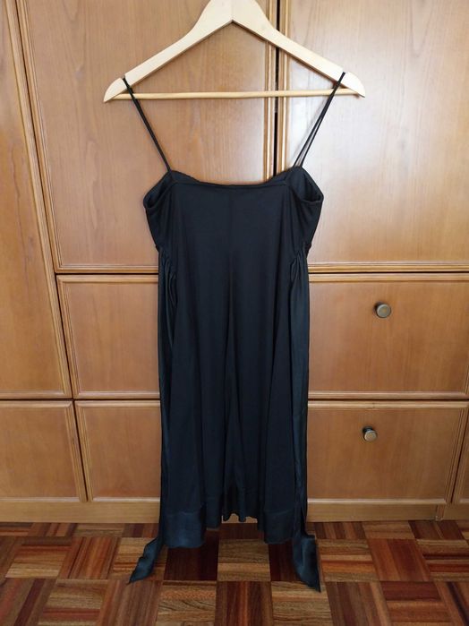 Vestido preto City Triangles, tamanho S, com lantejoulas