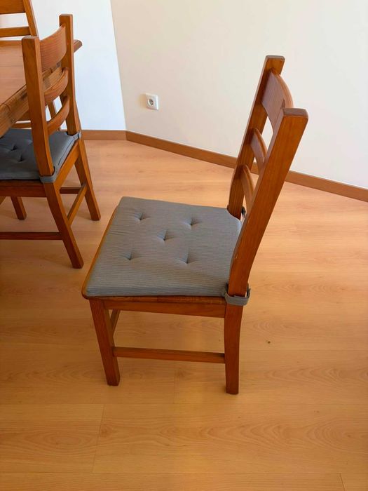 Mesa e 6 cadeiras, extensível para 8 lugares