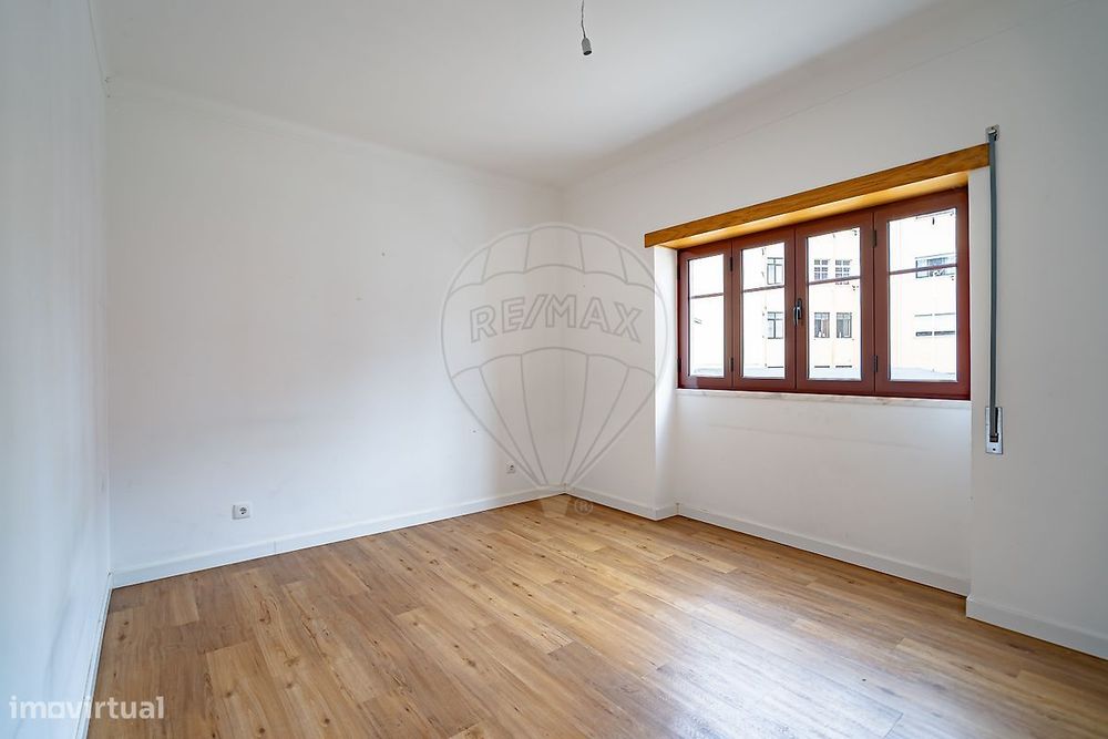 Apartamento T4 para arrendamento
