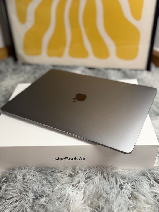 MacBook Air M1 8/256 Space Gray, stan idealny, bateria 95%, komplet