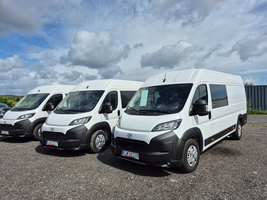 Wynajem Toyota Proace MAX brygadowy bus