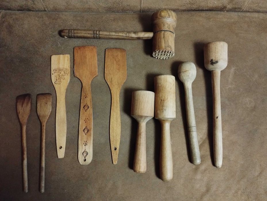 Набор кухонных утвари с деревянными ручками