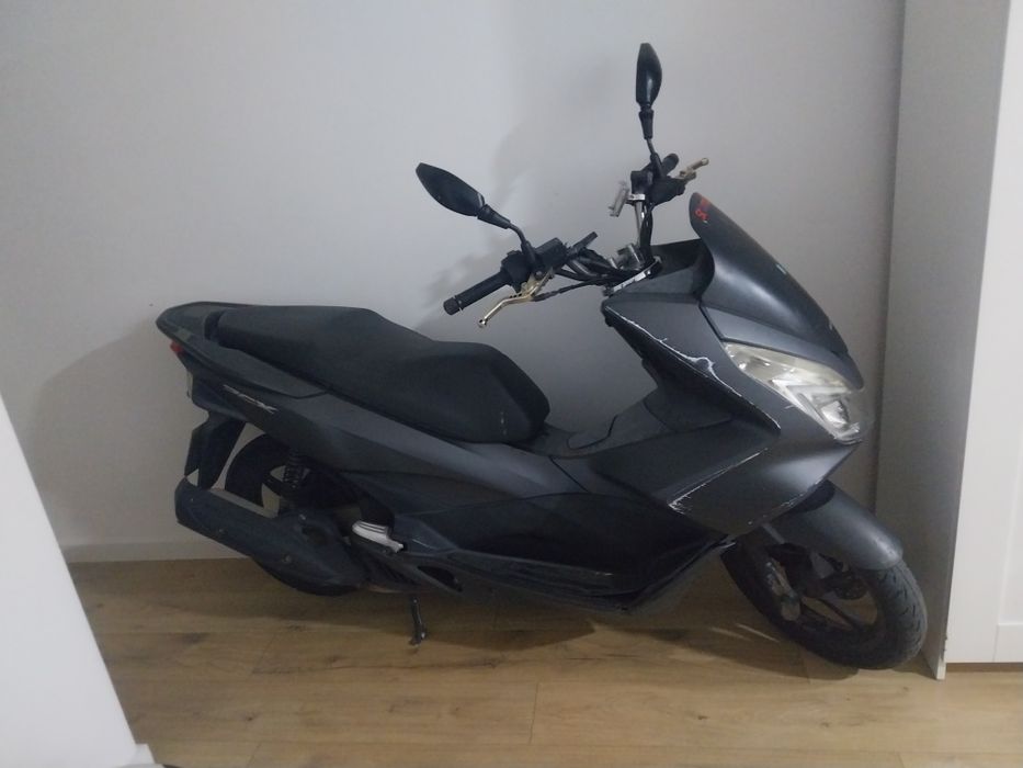 Troco por carro ou carrinha fechada