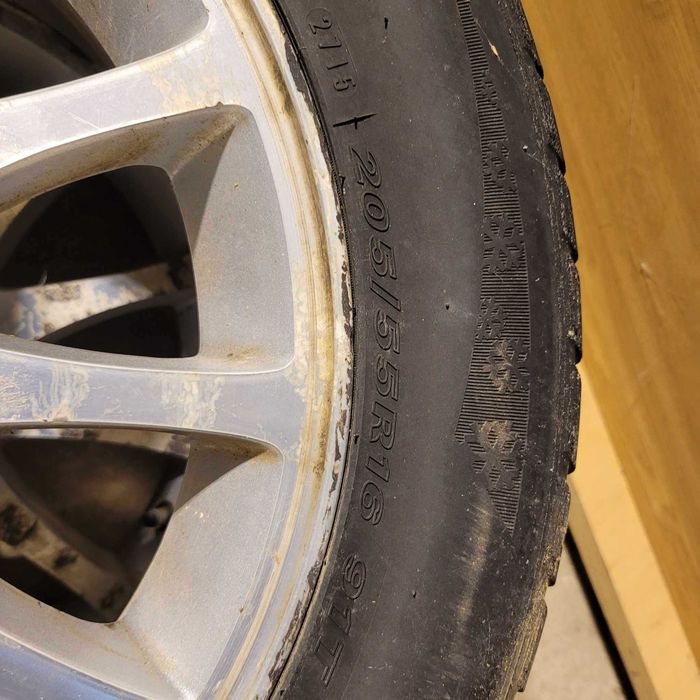 2 alufelgi 16 SEAT Ronal, opony zimowe Nexen Winguard 7mm bieżnika