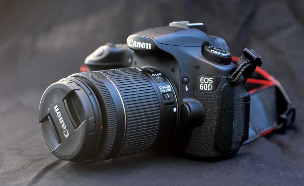 Máquina Fotográfica Canon EOS 60D + lente 18-55 com estabilizador
