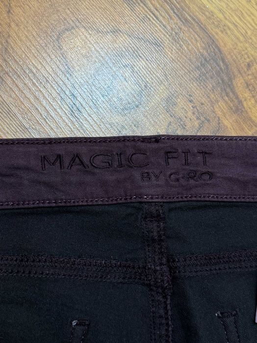 Szerokie straight fioletowe stretch spodnie jeansowe Cero Etage 38 M