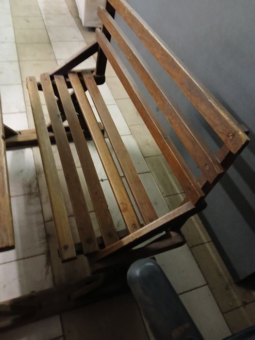 ESCOLA ANTIGA  carteira da escola primária com mais de 100 anos