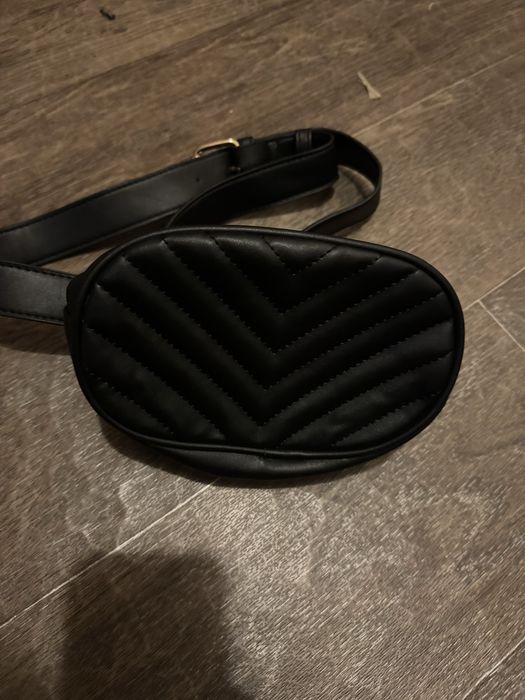 Женская сумка на пояс