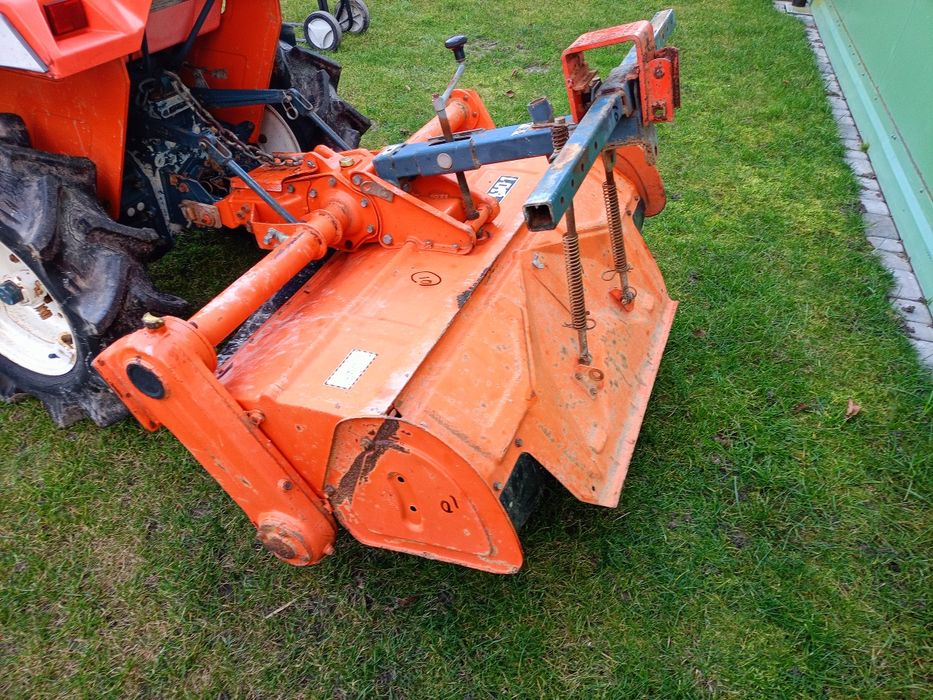 Traktorek Kubota XB-1