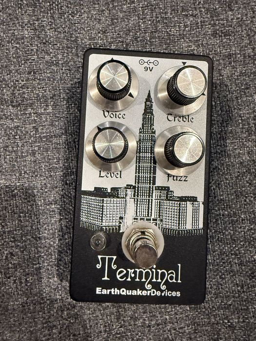 Pedal Earthquaker Devices  Terminal Fuzz
