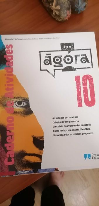Livros de fichas (como novos) 11° ano de Inglês e 10 ano filosofia