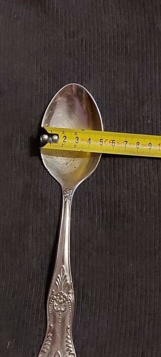 Srebrne podstawki pod szklanki plus platerowana łyżka