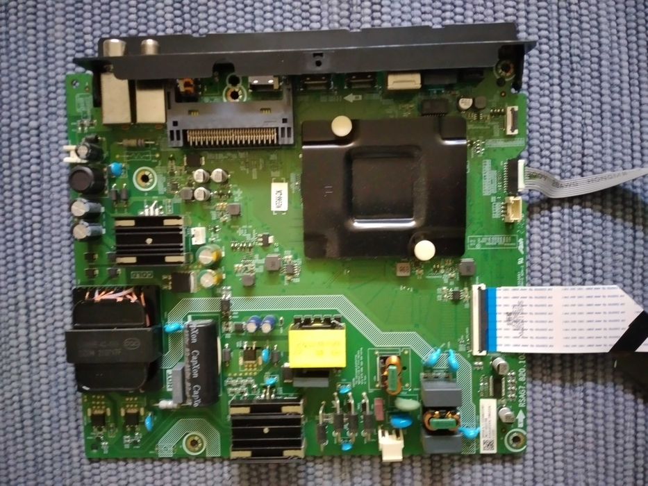 HISENSE - Mainboard: RSAG7.820.10316/ROH