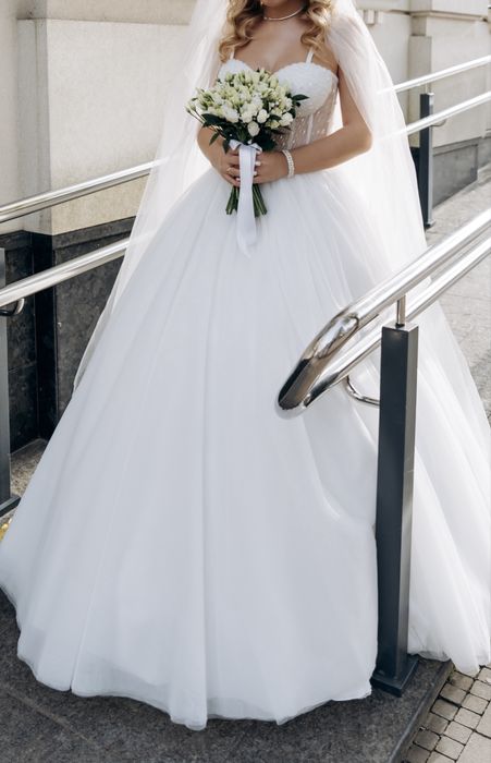 Весільна сукня карсетне , ручної роботи