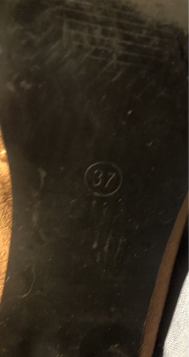 Botas com salto, fecho lateral, usadas