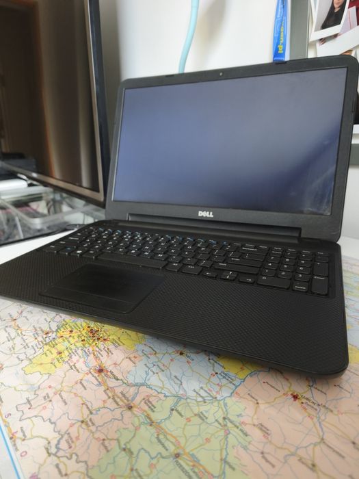 Laptop Dell Inspiron 3521.