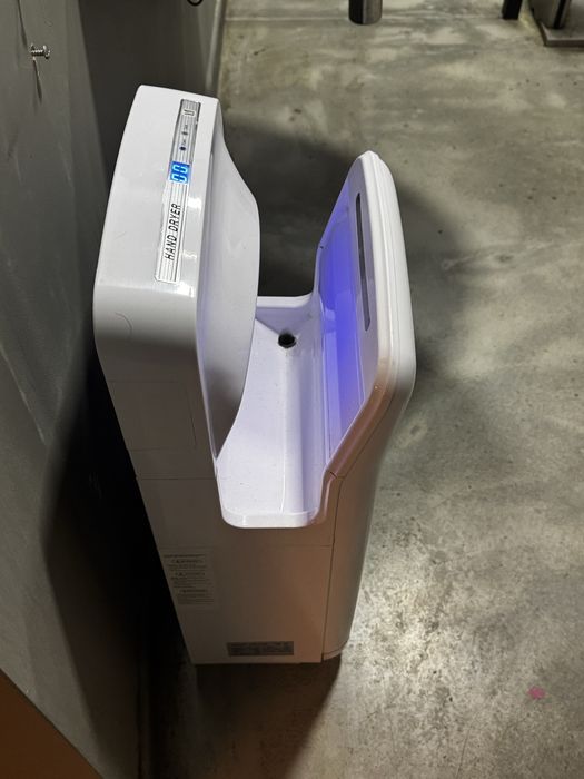 Secador de maos rapido com luz violeta