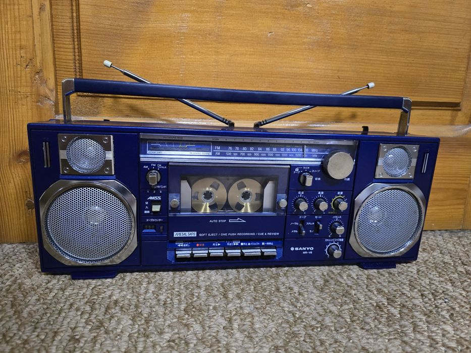 Sanyo m 7900 Магнитола Sanyo mr v 8