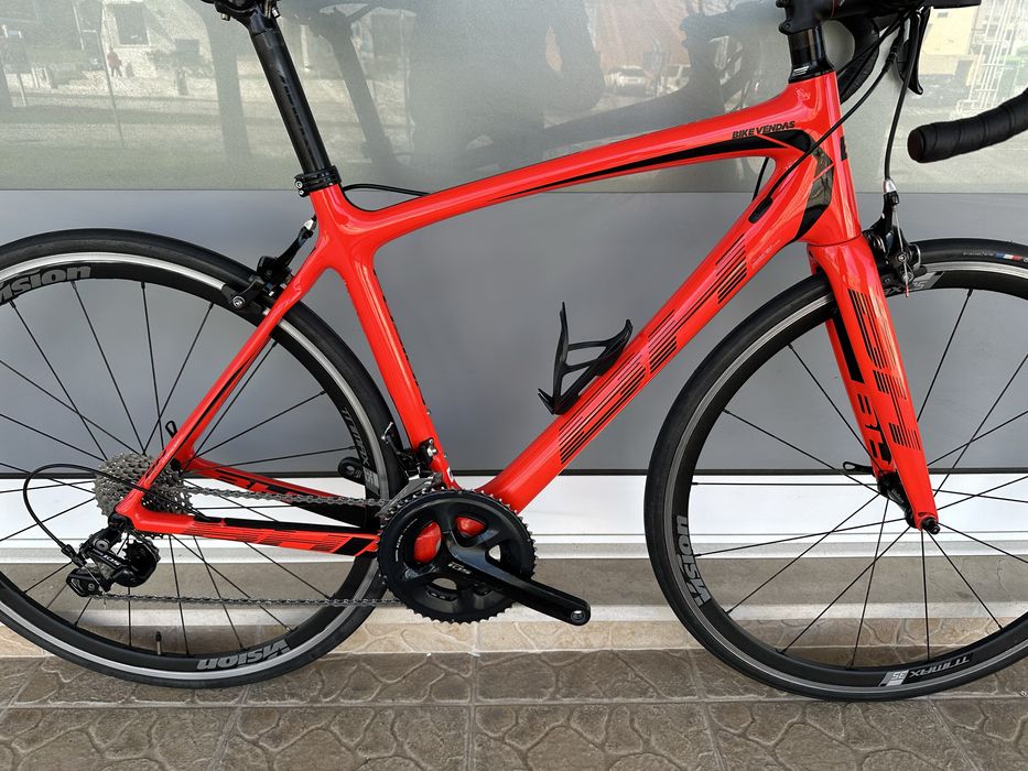 Bicicleta de estrada - Carbono - 11v