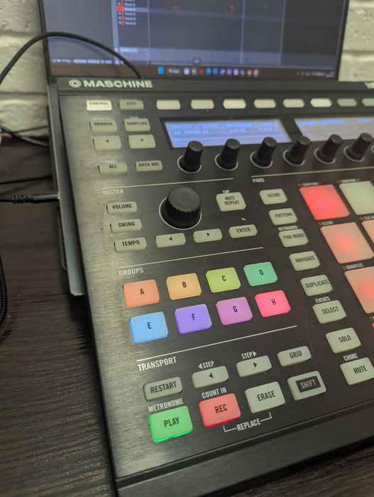 Native Instruments Maschine MK2 Black контроллер
