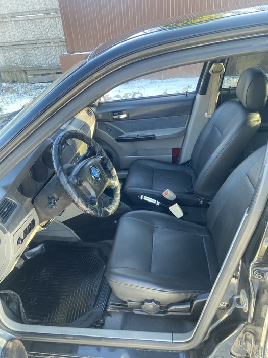 Geelу СК Кожаний Салон