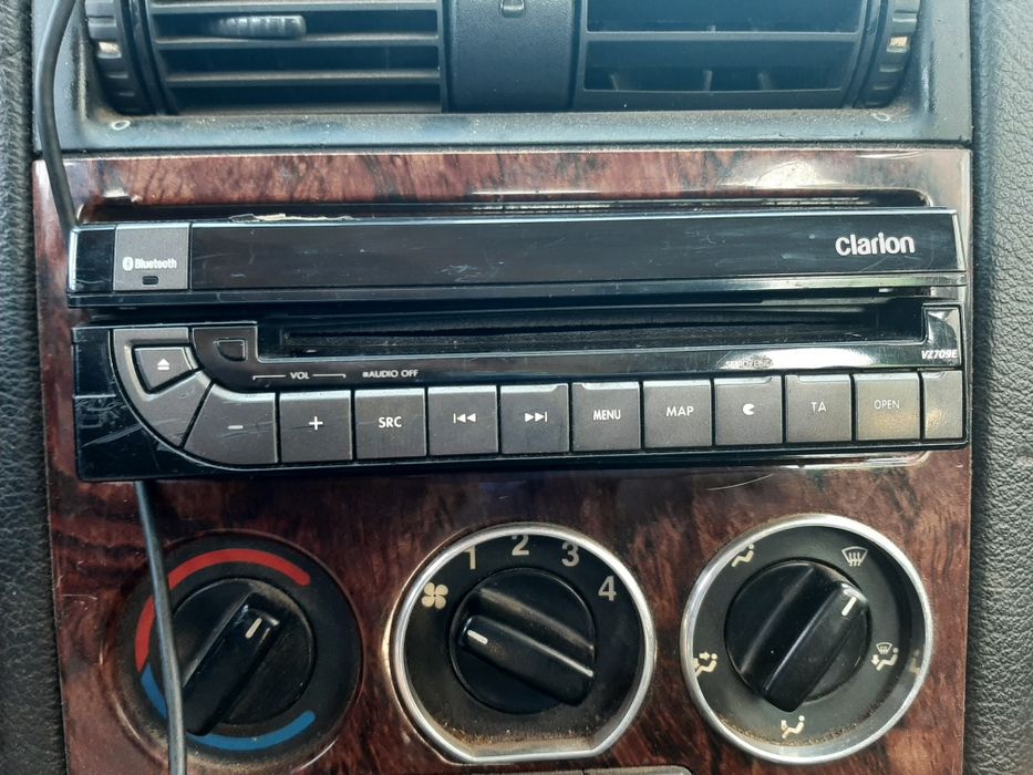 Radio  wysuwane clarion