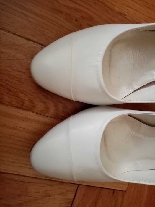 Nowe buty szpilki ślubne ecri rozmiar 36 ślubne skóra naturalna emis