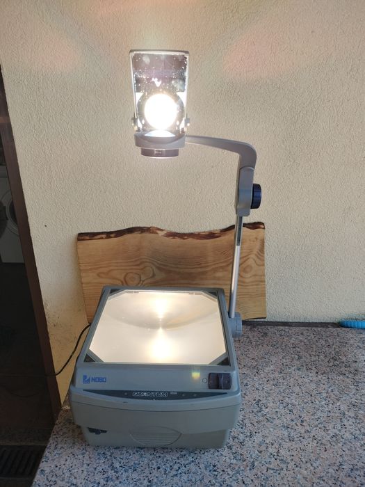 Projetor de acetatos Nobo Quantum 2523