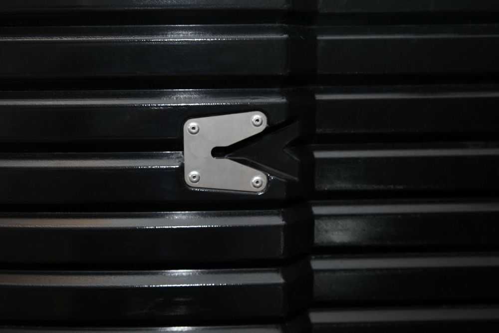 Mocny, solidny box dachowy Taurus Adventure 480 Szybki montaż