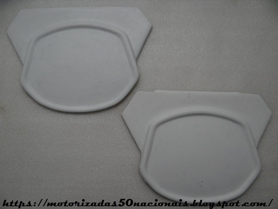 Par de Tampas Laterais p/ Casal Enduro K188