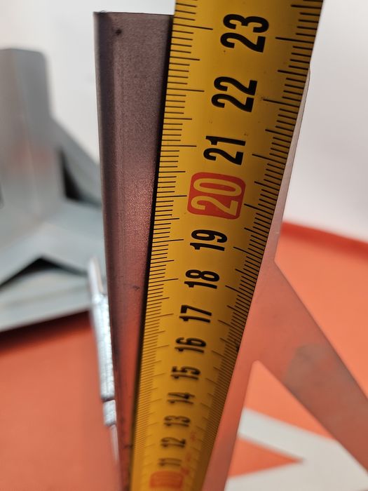 metalowe wsporniki narożne(23 szt)