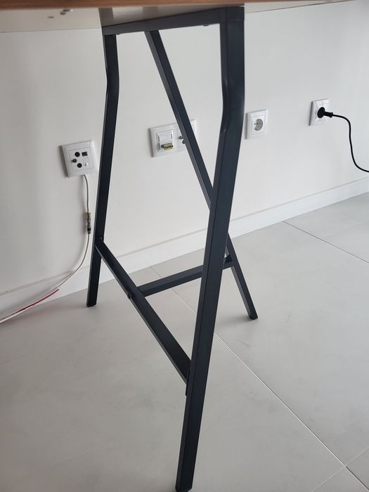 Secretaria com ou sem pés