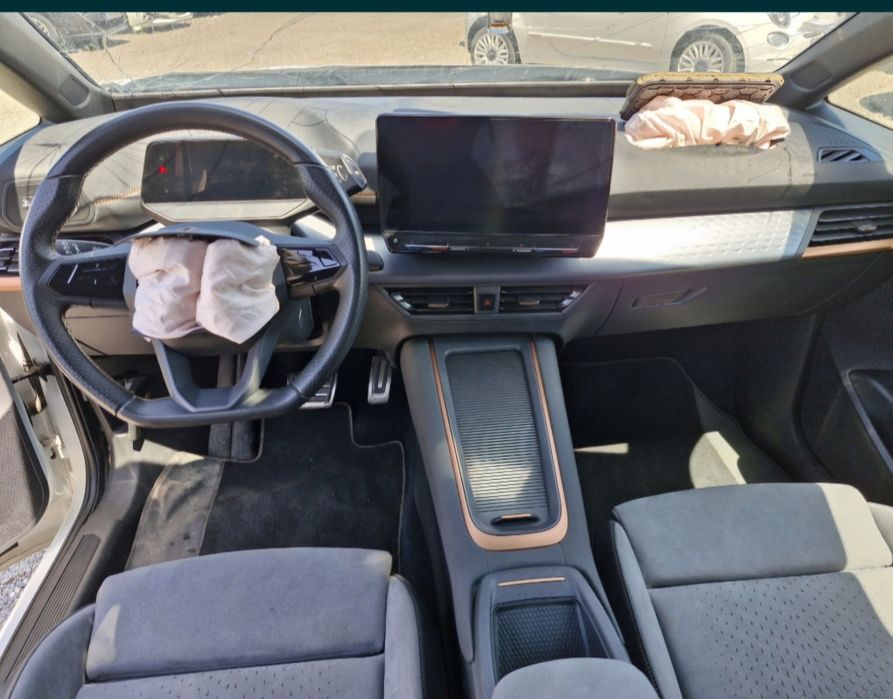 Cupra born 100% para peças